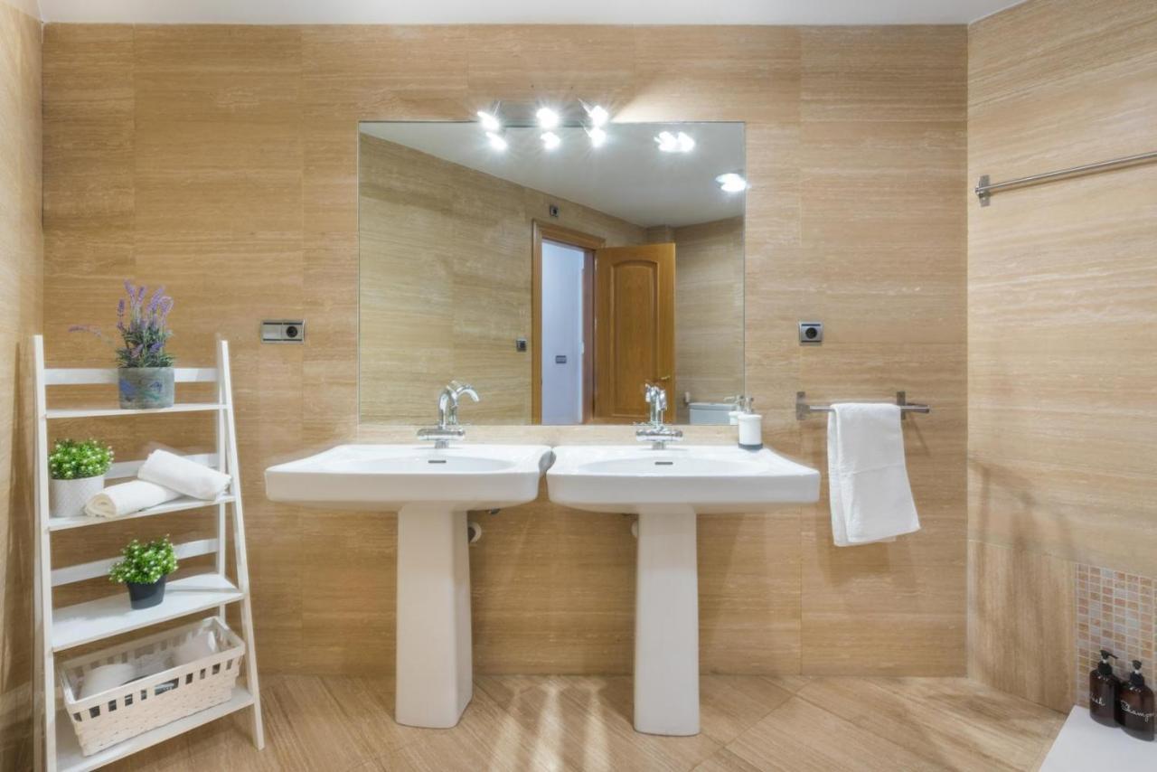 Apartamento Moderno Calle Larios Malaga Bagian luar foto